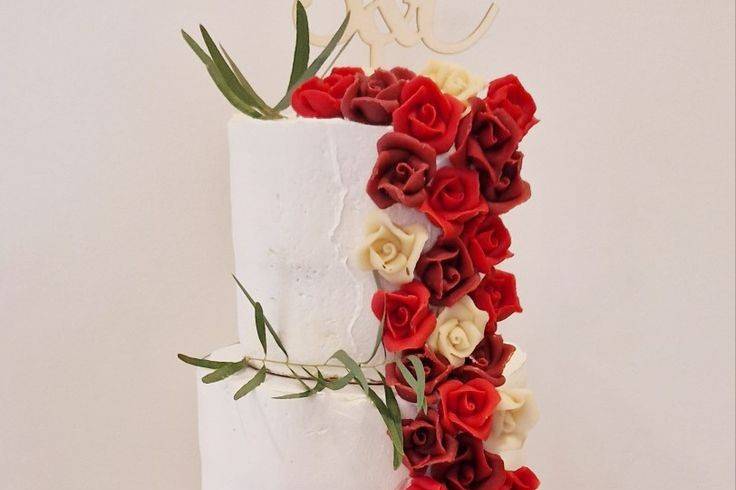 Wedding cake cascade de fleurs