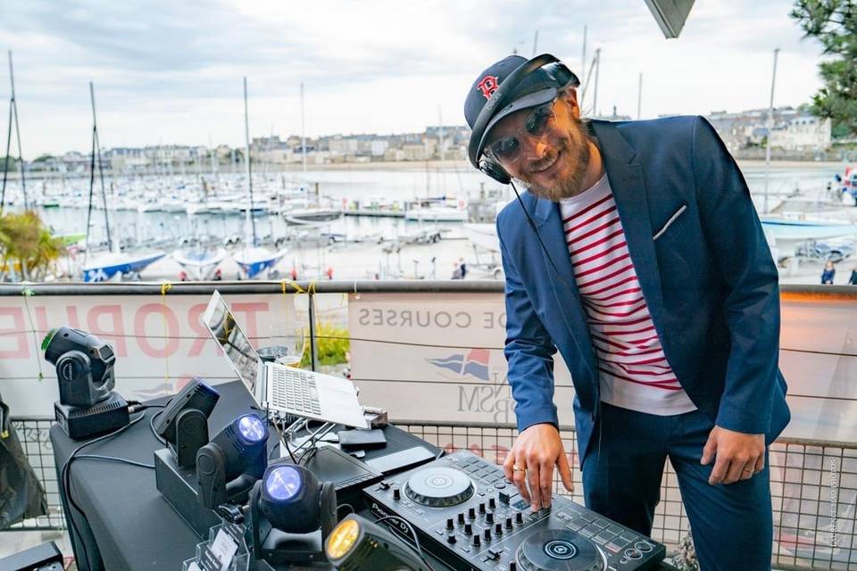 Monsieur Romix Dj