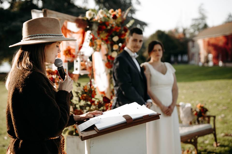 Officiante et ses mariés
