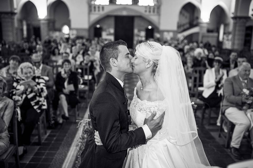 Un baiser à l'église