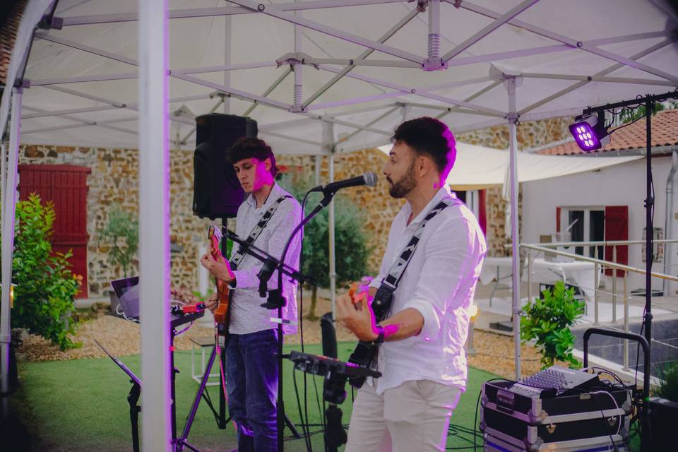 Mäelis & Thomas