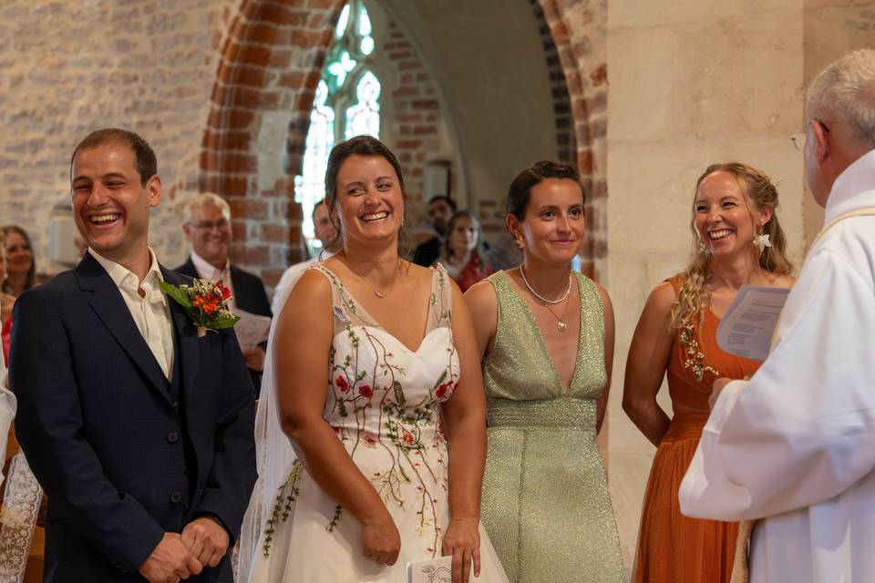 Joie et émotion à l'église