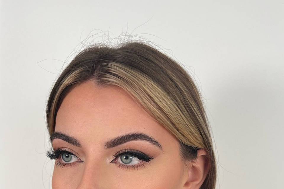 Soft glam makeup