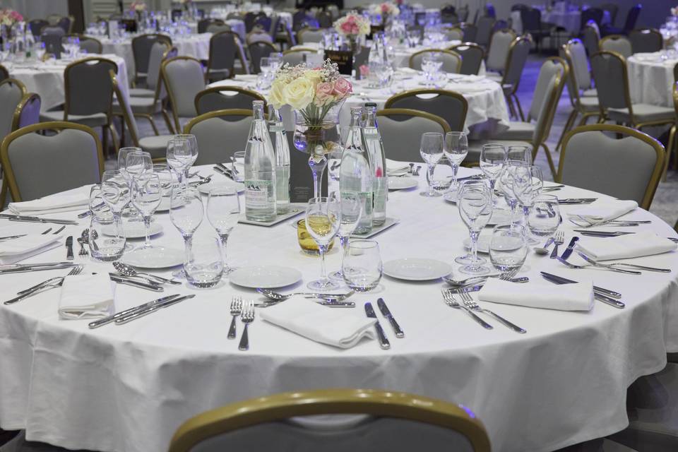 Dressage Table Salon Riviera