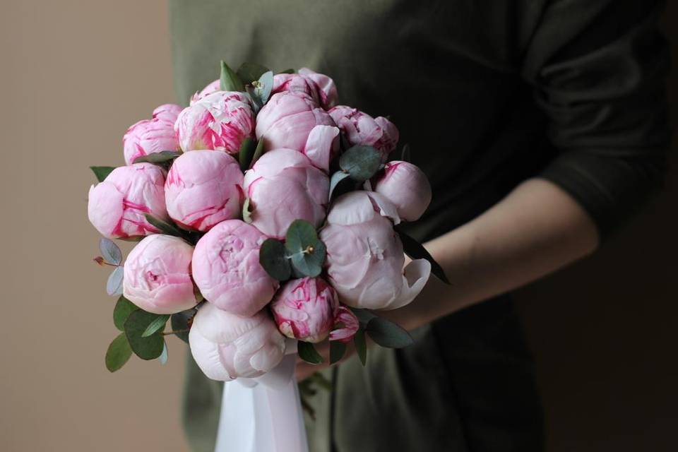 Bouquet rond de pivoines