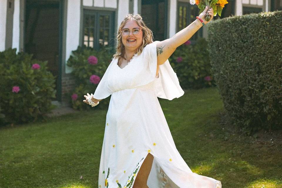 Une robe de mariée lumineuse
