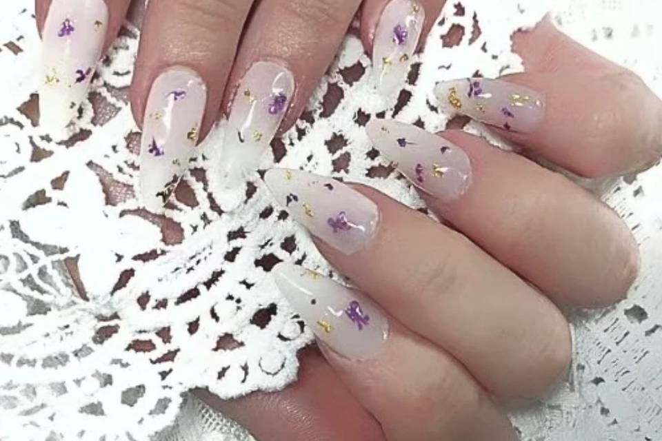Ongle fleur et or