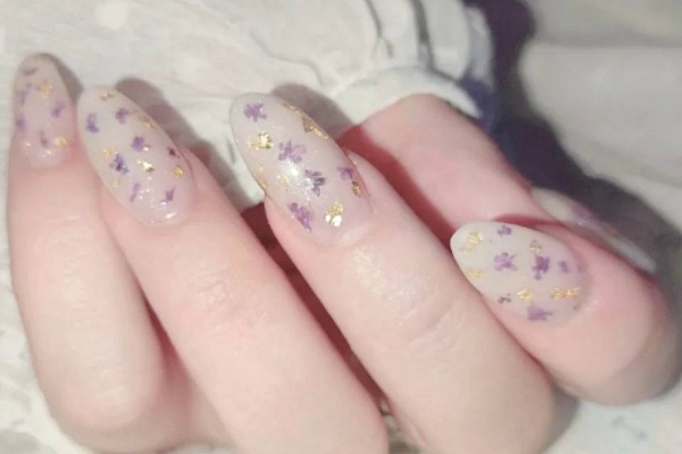 Ongle fleur et or