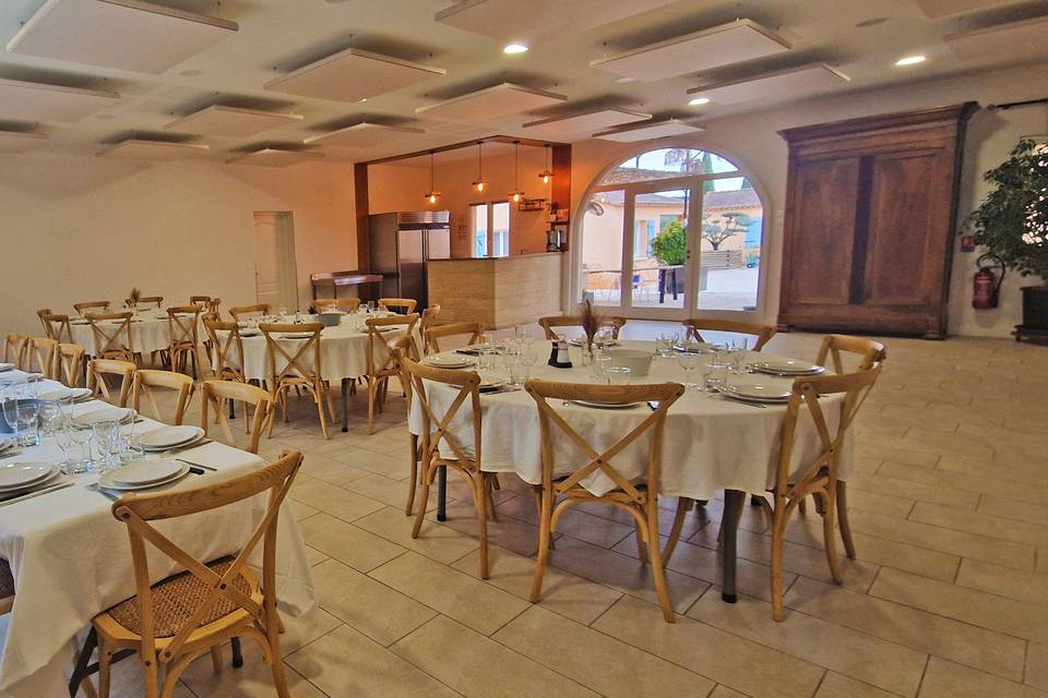 Salle de reception, 44 pers
