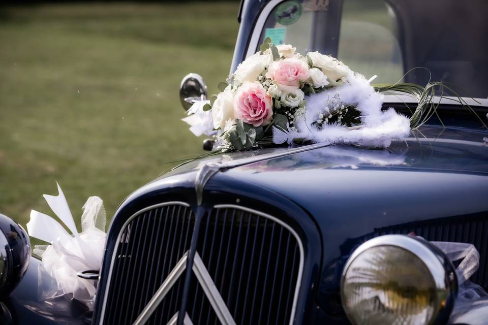 Fleurs sur voiture