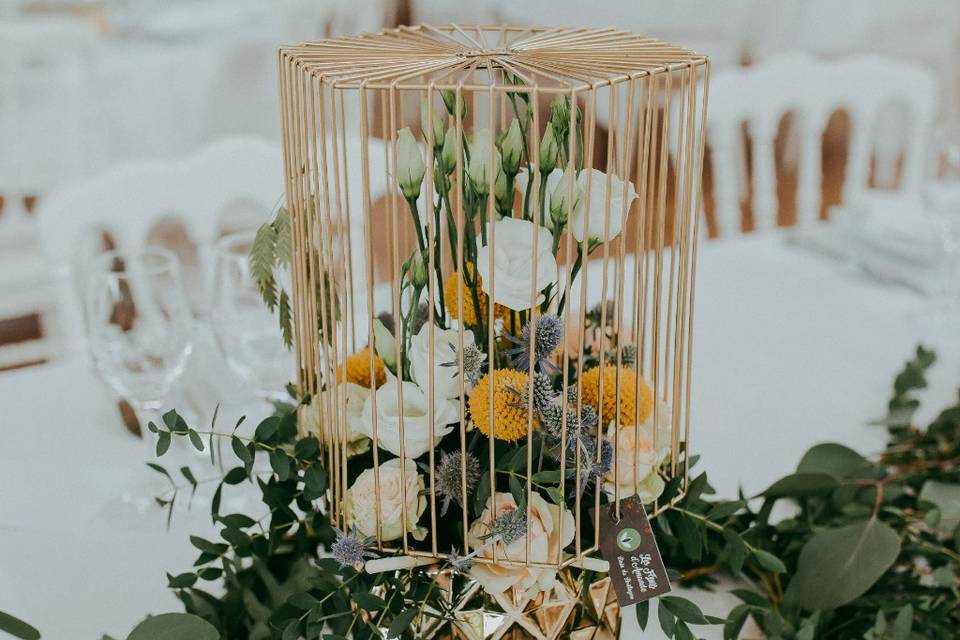 Centre de table jaune et blanc