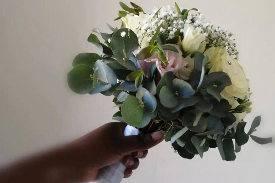 Bouquet de mariée de profil