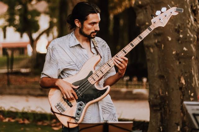 Max à la basse