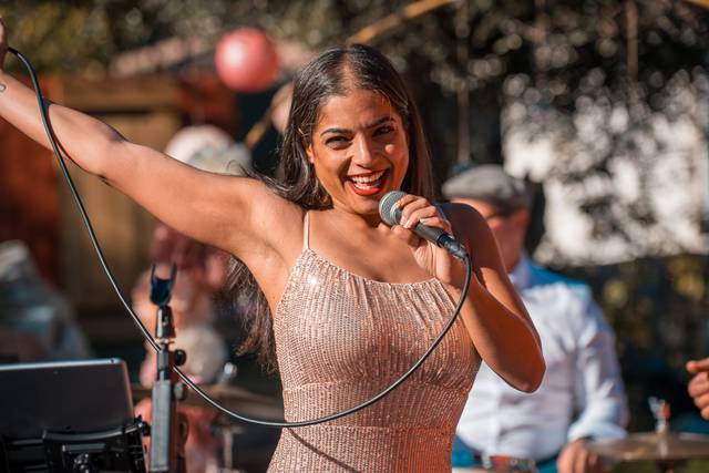 Sima, chanteuse