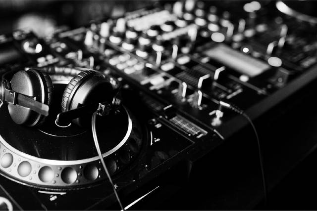 Aux platines