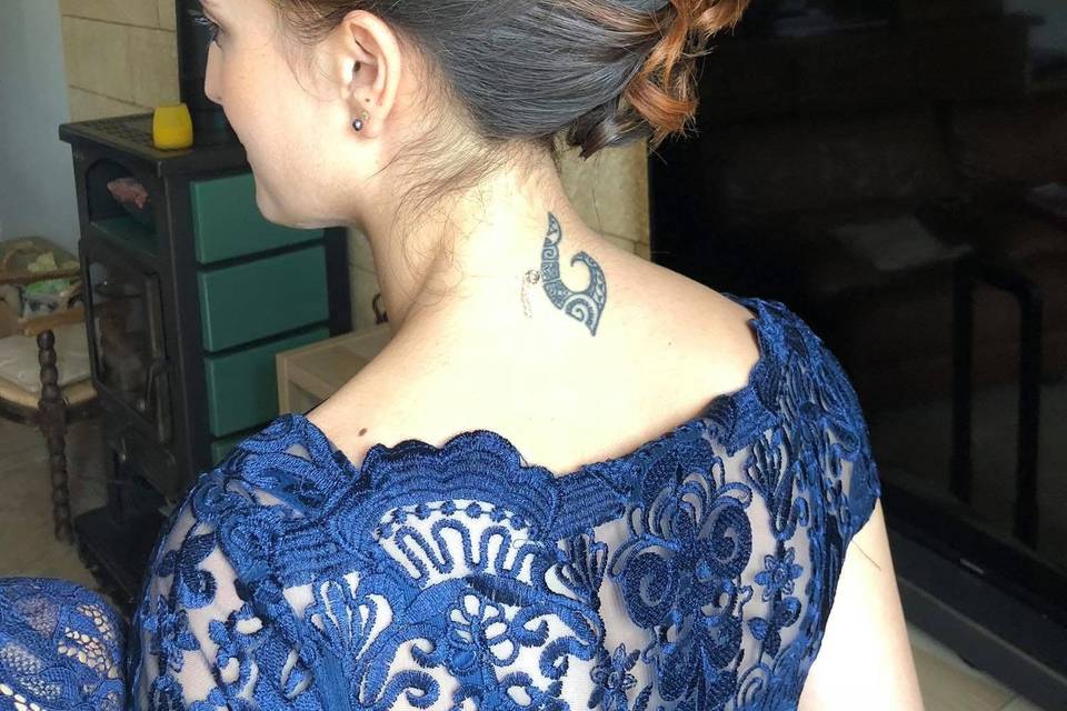 Coiffure témoin élégant