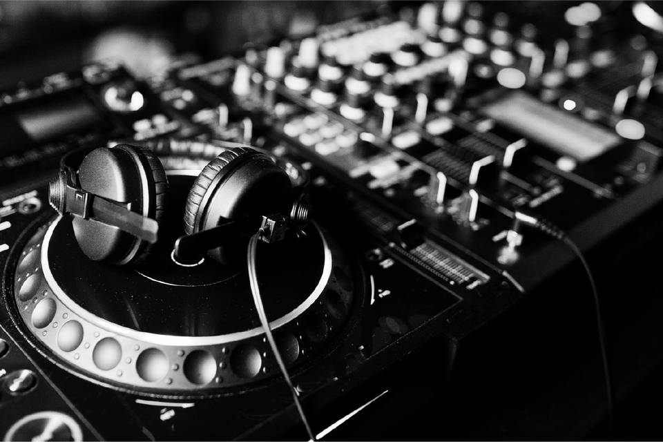 Aux platines