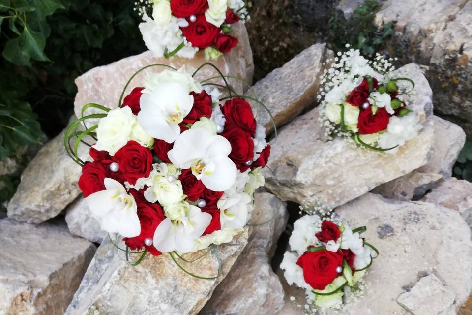 Bouquet de mariée rouge et bla