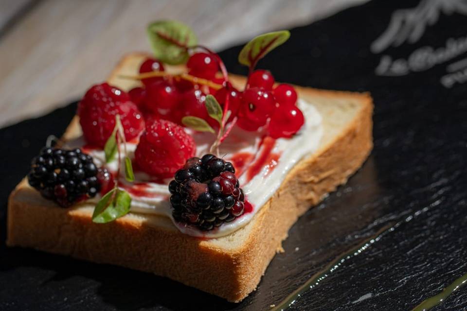 Bruschetta fruits rouges