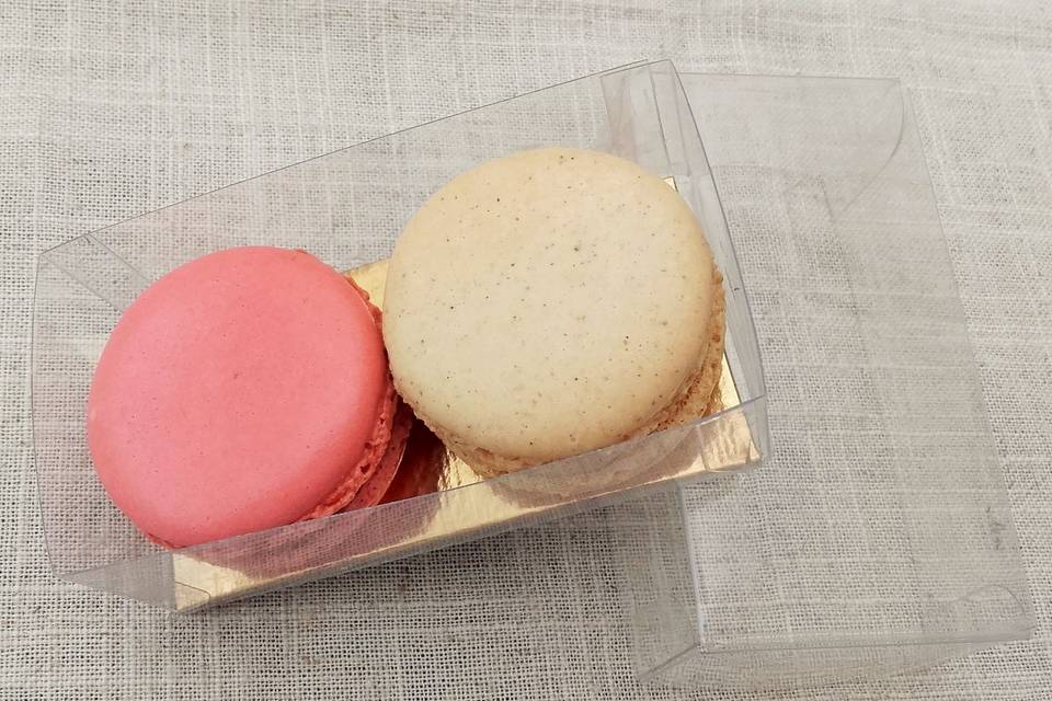 CUBE 2 macarons