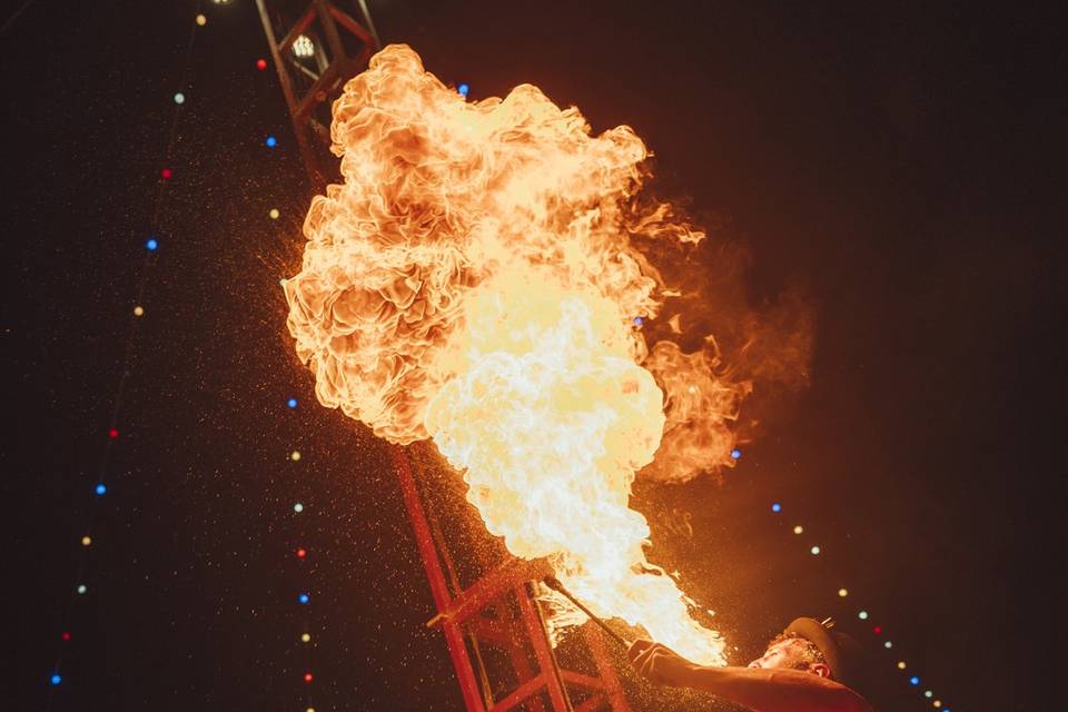 Cracheur de feu / Madame Loyal