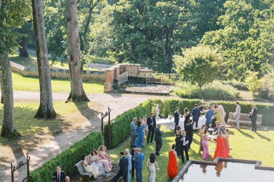 Cocktail devant la chapelle