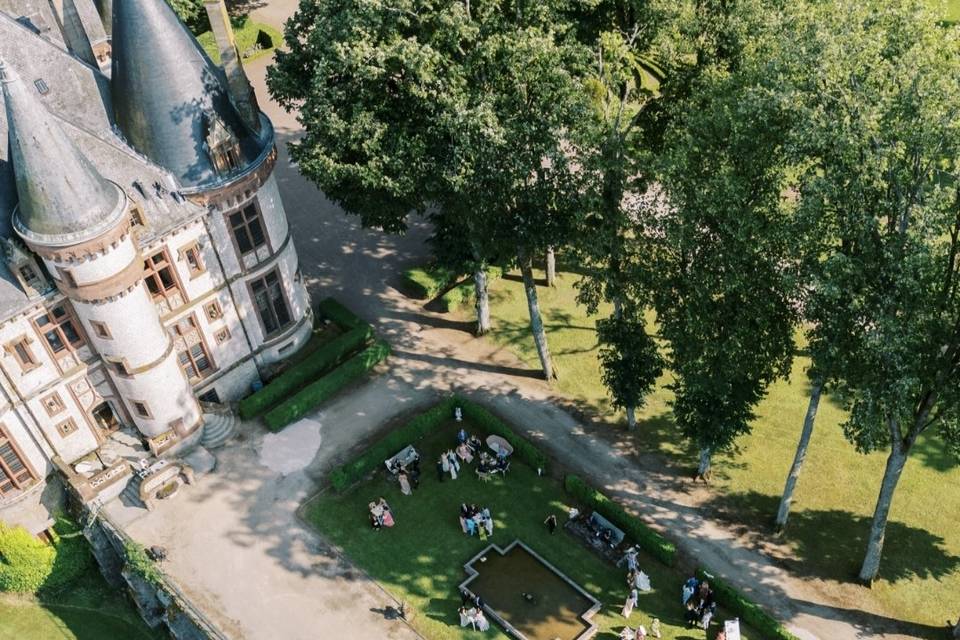 Parc privé devant le château