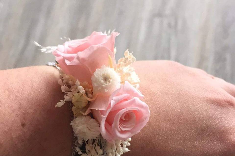 Bracelet en fleurs séchées et