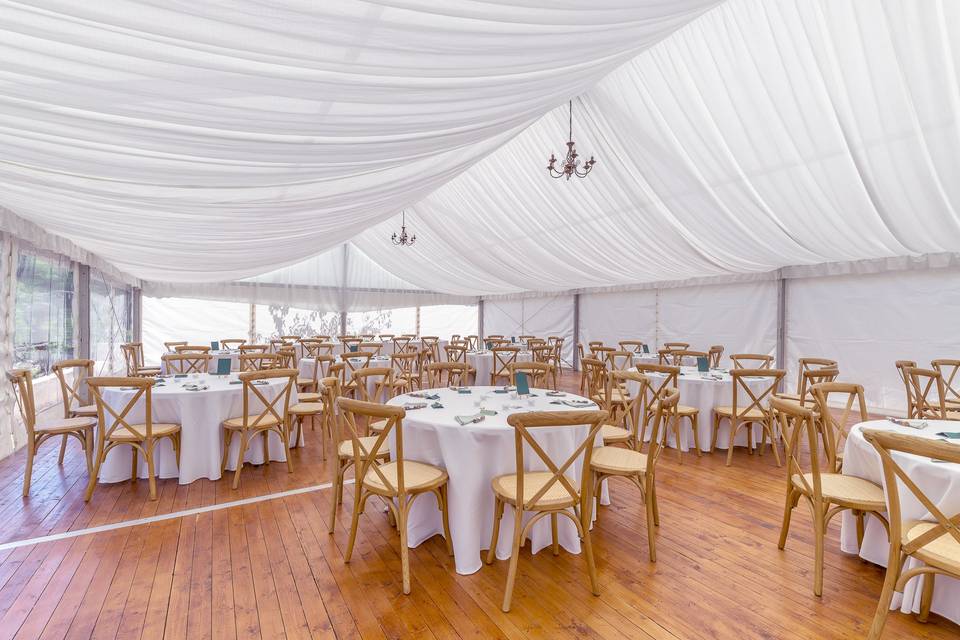 Chapiteau de 200 m2 avec velum