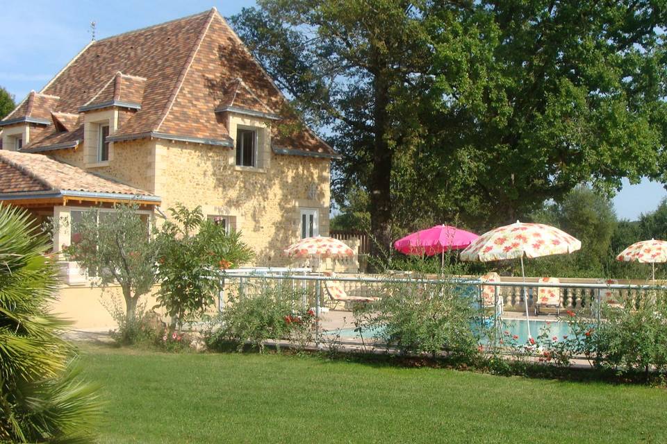 Extérieur avec piscine