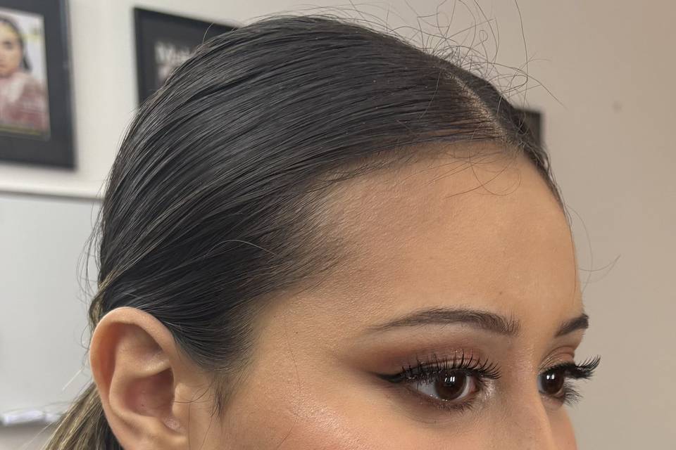 Leanie Makeup