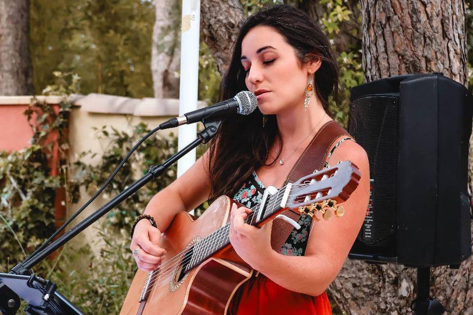 Julia Canta