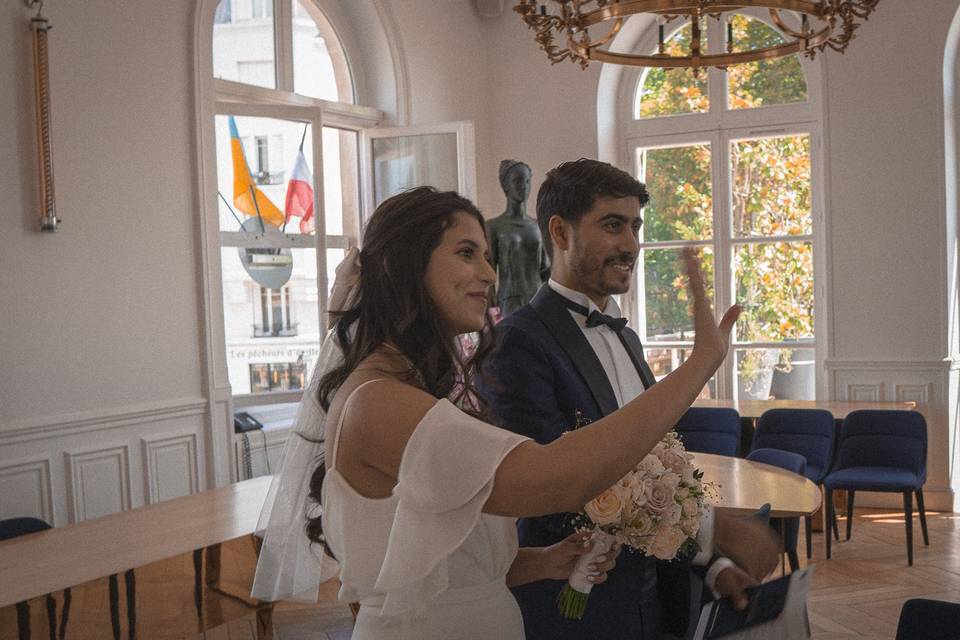 Bride saying goodbye to guests