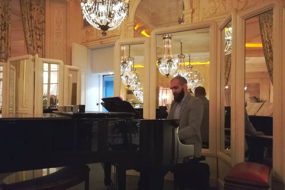 Piano-bar