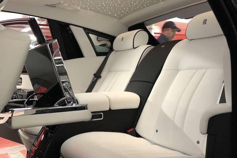 RR phantom interior