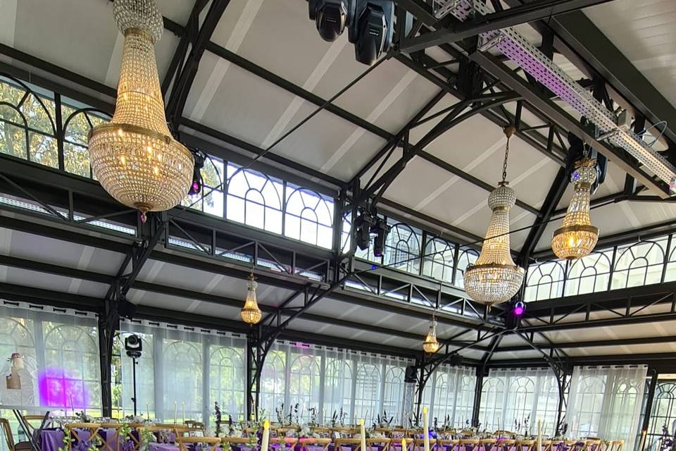 Salle mariage violet parme