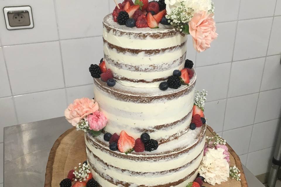 Naked cake