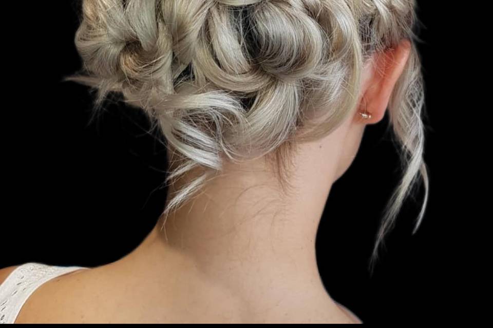 Chignon crée par Colline .