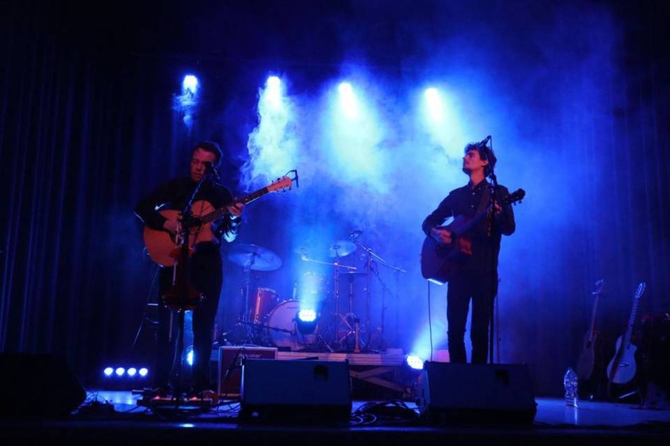 The Bowstrings en concert