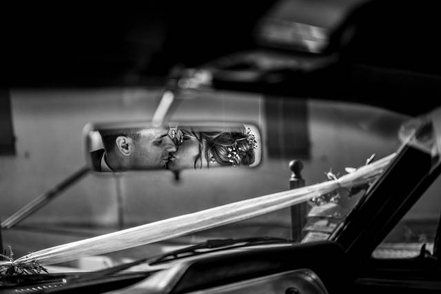 Mariés reflet retroviseur