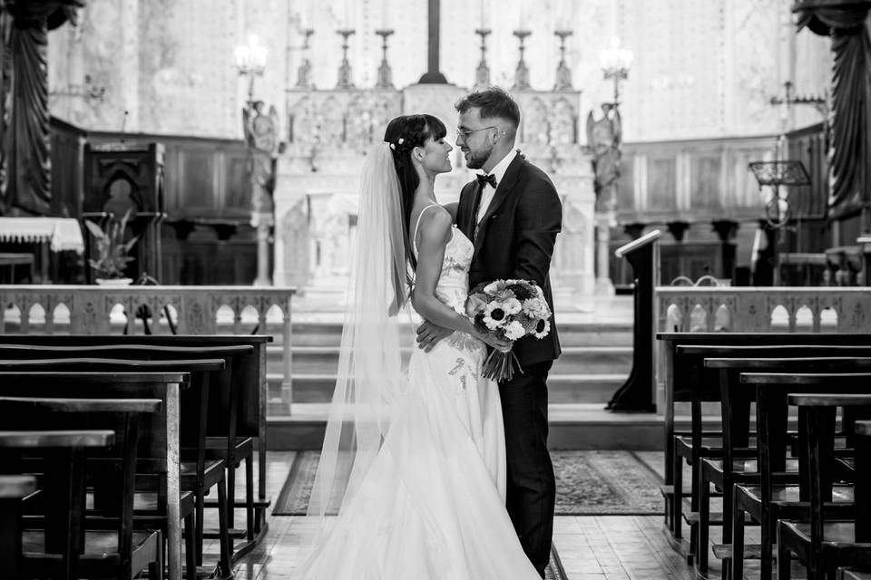 Couple dans église