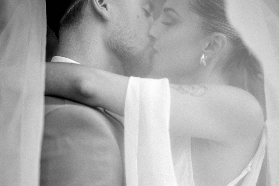 Couple sous un voile