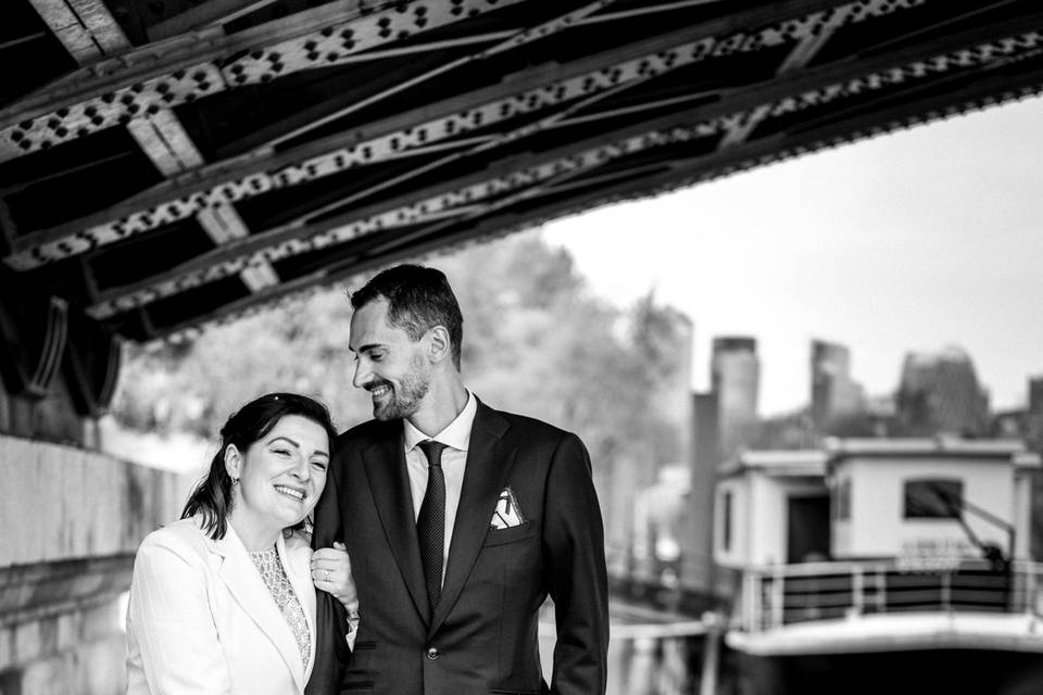 Couple Seine Paris