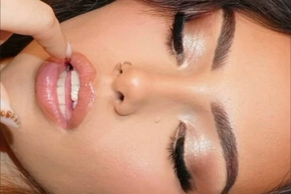 Sarah Makeup Artist
