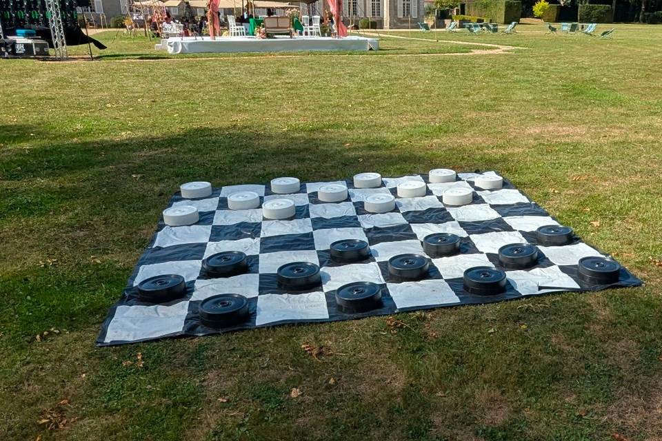 Jeu dames geant