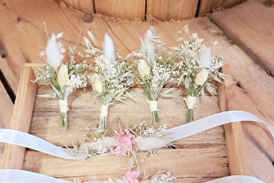 Bracelets, boutonnières