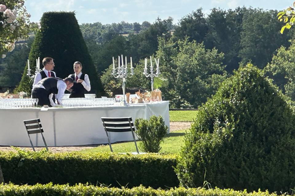 Cocktail dans les jardins