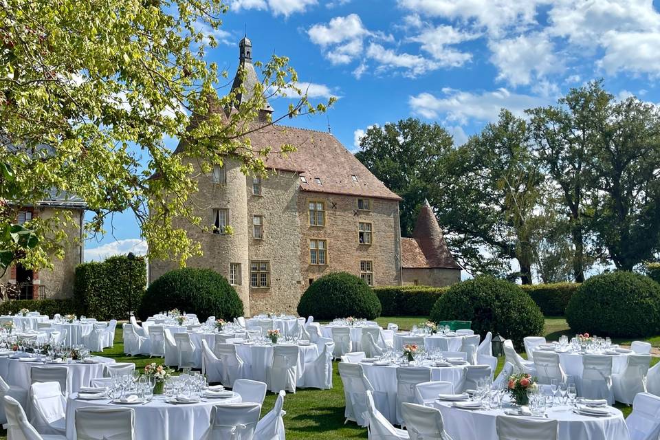 Diner devant l'orangerie