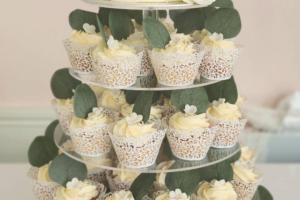 Wedding cake avec cupcakes