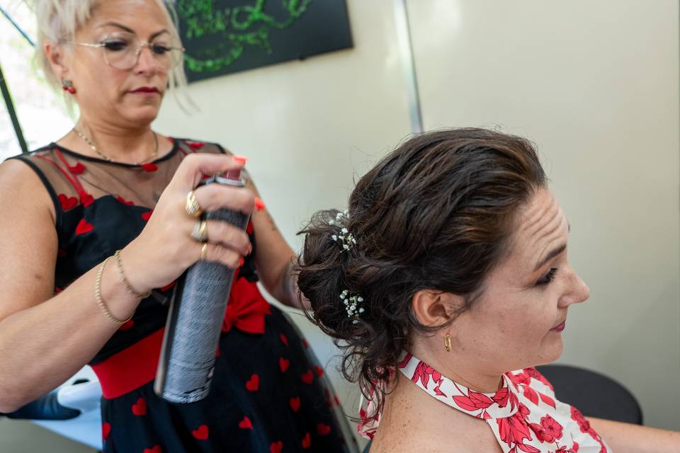 Finition coiffure laque